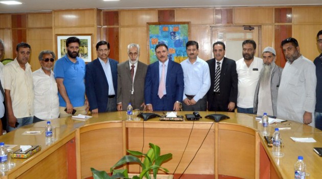 KTMF delegation calls on Chairman J&K Bank