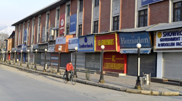 Kashmir shuts for 2nd day against NIA raids, mass arrests and possible tinkering with state subject law