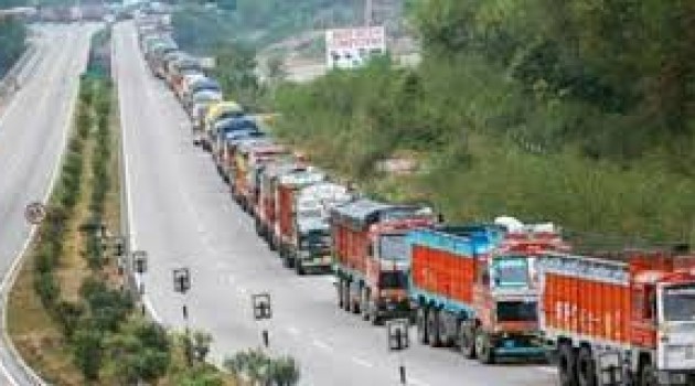 Civil traffic resumes on Kashmir highway after day-long ban