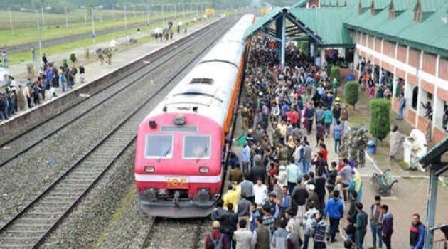 Train service resumes in Kashmir after two days
