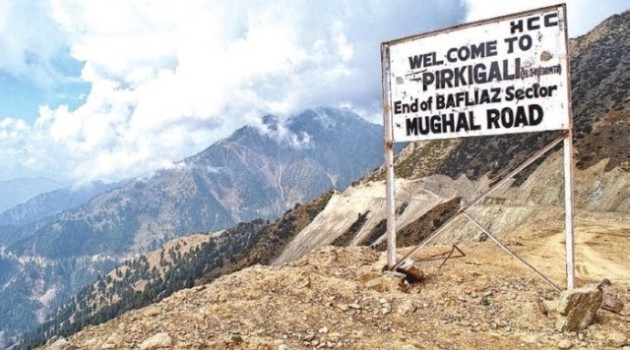 Mughal Road Closed, 19 persons rescued at Pir Ki Gali