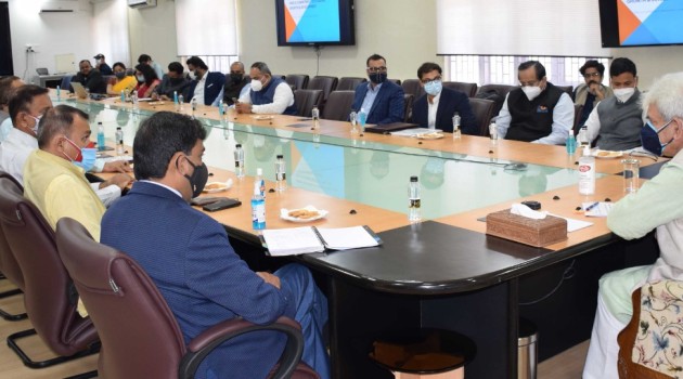 J&K Government signs historic MoUs with PARC-Policy Advocacy Research Centre; action-driven policies, strategic investments by potential investors to bring ground-breaking transformation in Agriculture & Industrial sectors in J&K.