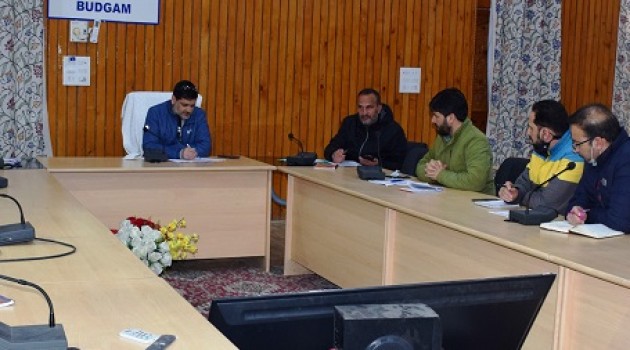 DC Budgam for early estimation, tendering of Town Beatification works
