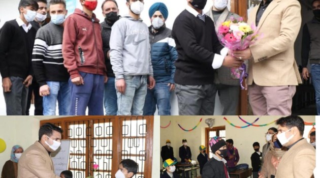 DC Srinagar inspects various Academic institutions as City schools open