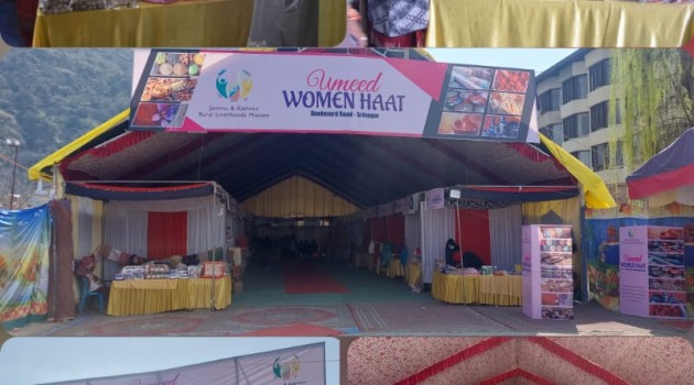Women SHGs’ wares attract huge public participation at Umeed Women’s Haat