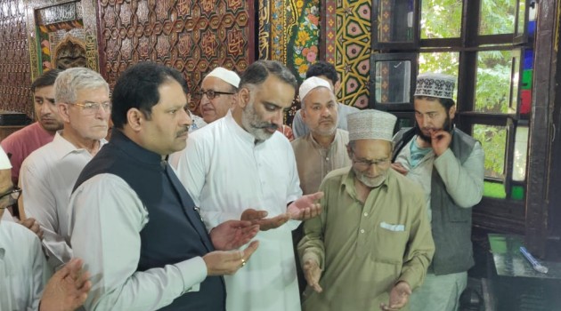 Deputy Mayor reviewed the arrangements in connection with commencement annual Urs of Mir Syed Ali Hamdani (RA) at Khanqah-e- Maula