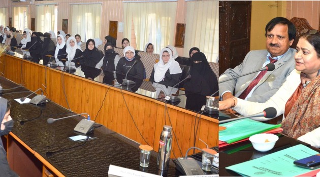 Two-week long Refresher Course in Multidisciplinary Research Methodology concludes at GCW Srinagar