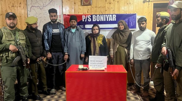 Woman among four drug peddlers arrested with heroin in Baramulla