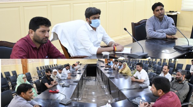 DC Gbl discusses significance of Yatra with PRIs, Civil Society members