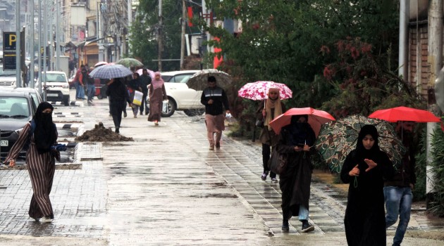 Rain lashes J&K, more in offing during the next 24 hrs