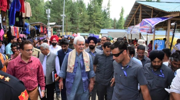 Shri Amarnath Ji Yatra-2023: Lt Governor visits Nunwan, Chandanwari base camps