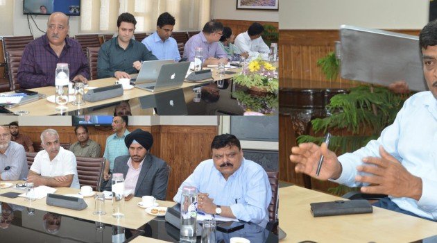 CS reviews progress of smart cities,Directs for early completion of projects