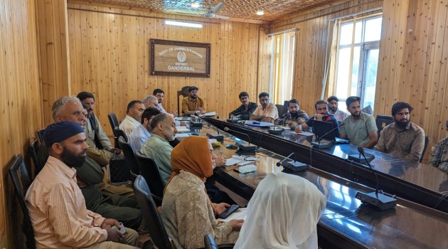 DDC Ganderbal reviews progress of FPO formation in district