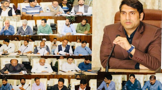 DC/DEO Srinagar holds meeting with representatives of various Political Parties