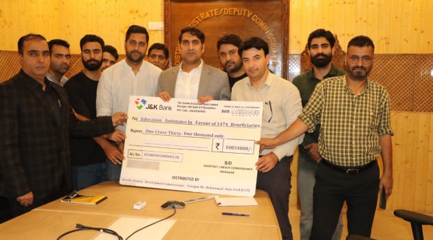 DC Srinagar releases Education Assistance of Rs 1.034 Crore in favour of Wards of 1474 registered construction workers