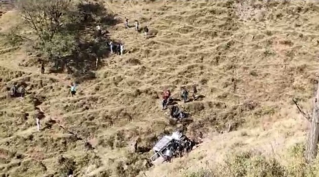 Sumo Vehicle Rolls Down Gorge in Thanamandi, 2 Dead, 6 Injured