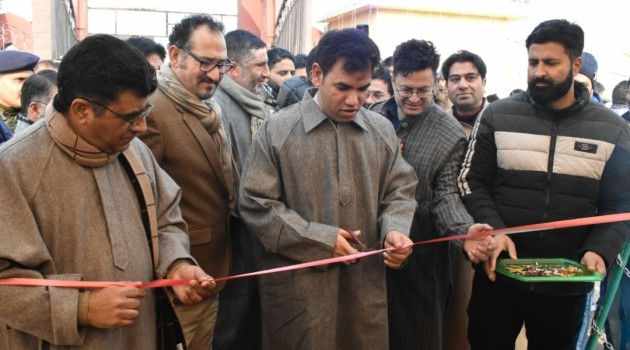 Div Com Kashmir inaugurates 3-day Jashn-E-Chillai Kalan/ mega Exhibition at Kashmir Haat Srinagar