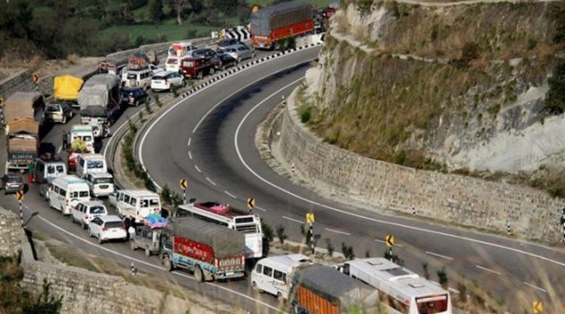 Civilian traffic resumes on Srinagar-Jammu highway after remaining suspended on Sunday