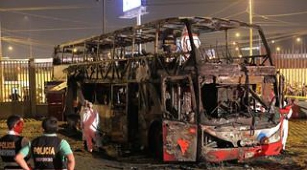 Bus fire claims 20 lives in Peru