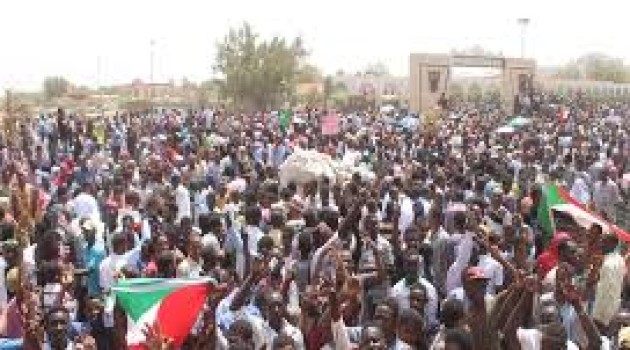 Sudan: UN chief deplores excessive force used against pro-democracy protesters