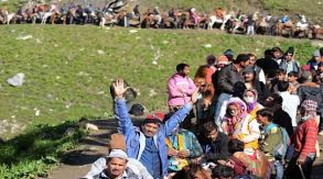 Fresh batch of 4584 pilgrims leave for Amarnath Cave Shrine from Jammu