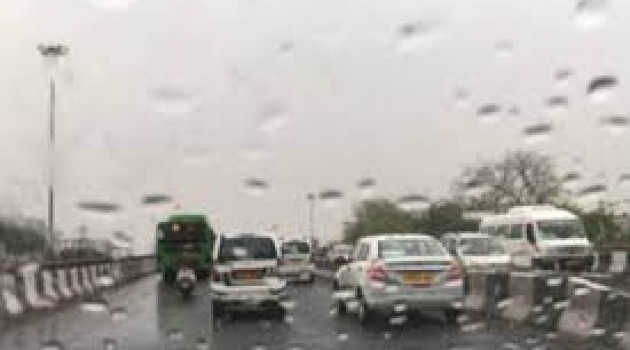 Rain greets Delhi, min temperature at 23.5 deg C