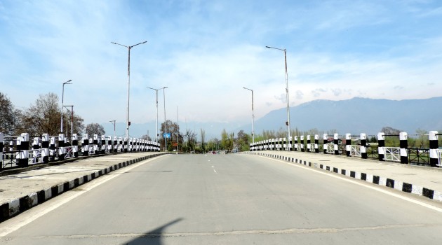 Corona Curfew imposed in Sgr, 10 other districts of J&K