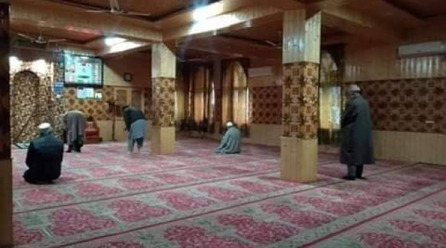 Covid-19 pandemic: In first of its kind, no Friday congregation held in JK Masjids, shrines