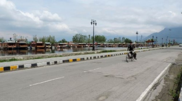 Restriction tightened in Kashmir ahead of Ramazan