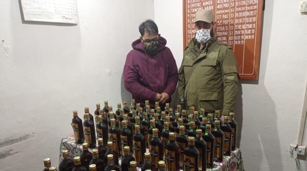 Ganderbal police arrests bootlegger, recovers 75 bottles of illicit liquor