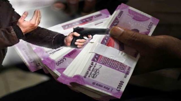 Rs 60-80 lakh looted from cash van near JK Bank Branch Shopian