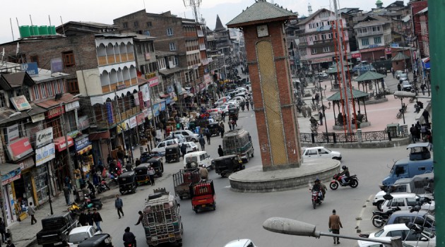 Life returns to normal after day-long spontaneous strike in Srinagar