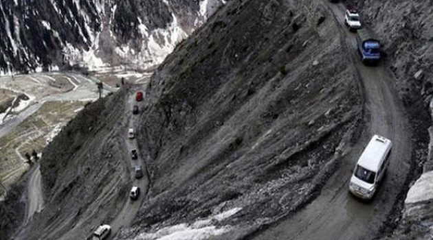 Traffic resumes on Srinagar-Leh national highway