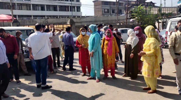 Information Department employees protest against ‘Salary Halt’ in Srinagar, Boycott work