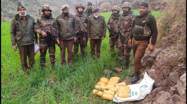 Police, army recovers 15 packets of ‘heroin-like’ substance in Poonch