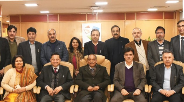 J&K Bank gives warm send off to its President