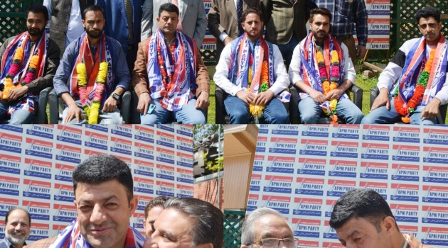 Apni Party on continuous expansion as multitude of youngsters joined the party fold in presence of Syed Mohammad Altaf Bukhari