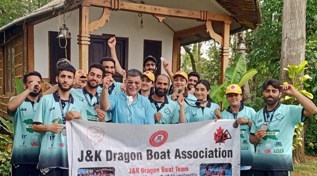 Director YSS congratulates JK Dragon Team on winning 9th National Dragon Boat Championship