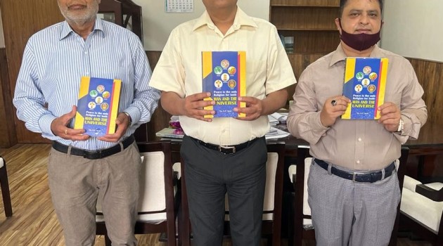 Rohit Kansal releases book by the late Dr SP Vaid