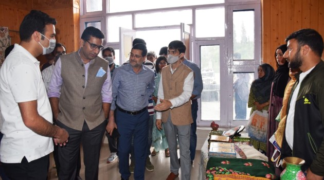 52 day Tribal Artisans ‘Product Development in Embroidery’ workshop culminates in Budgam