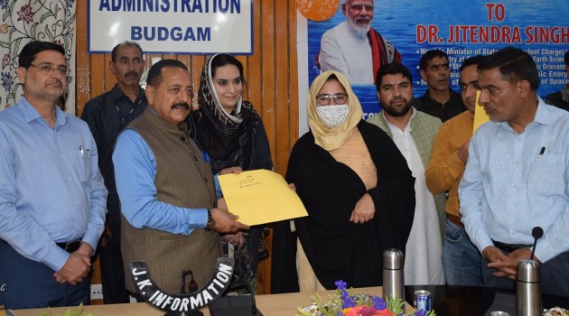 Union Minister Dr Jatinder Singh visits Budgam