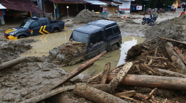 Flash floods hit Indonesia’s Central Sulawesi, killing 3, leaving 4 missing