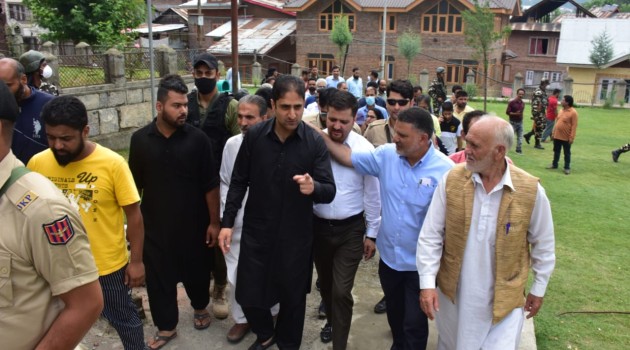 Srinagar Mayor Junaid Azim Mattu today toured Shia specific areas to review preparation and arrangements  of upcoming Muharram-ul-Haram