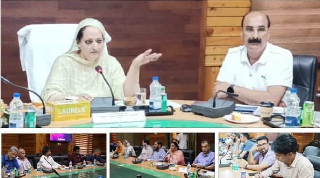 Kamili reviews implementation of FPOs in Kashmir