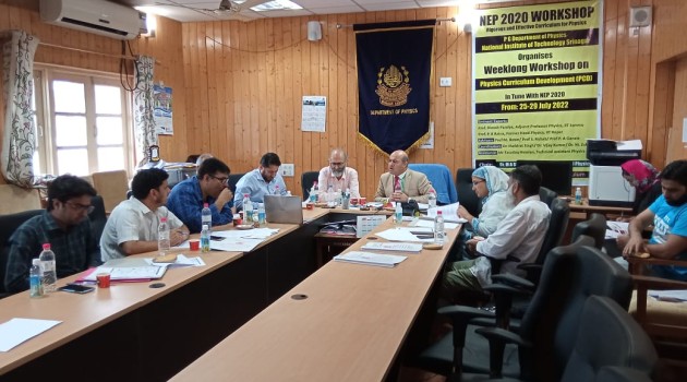 Workshop on ‘Physics Curriculum Development’ concludes at NIT Srinagar