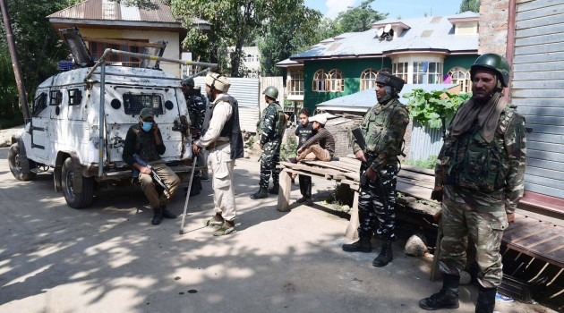 South Kashmir: Gunfight Rages in Bijbhera Anantnag