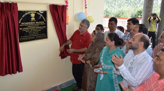 Dr Samoon inaugurates newly constructed Polytechnic College building at Chanderkote