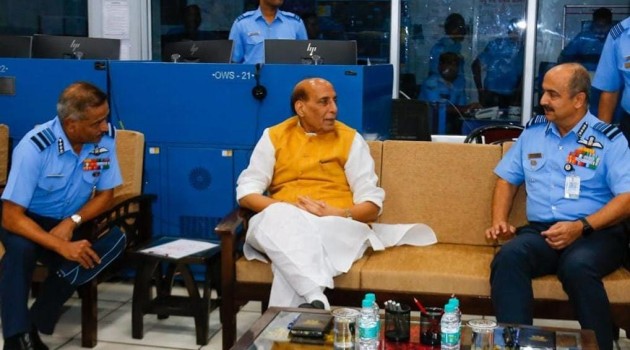 Hon’ble Raksha Mantri Shri Rajnath Singh Visits Premier Radar Station Of IAF
