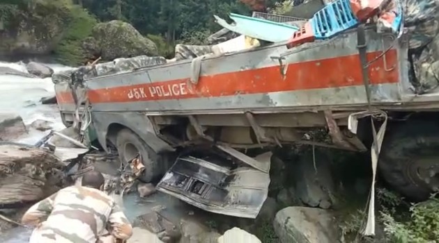 Many feared dead as the bus carrying ITBP troopers met with an accident in Pahalgam