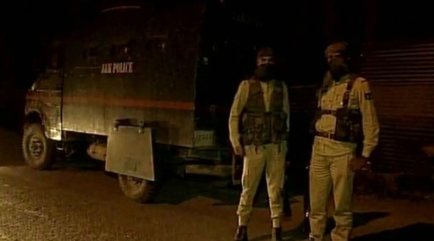 Chance encounter breaks out in Srinagar, 1 cop injured